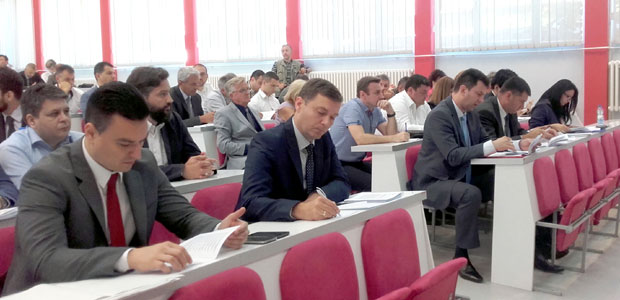 Спорно кројење буџета